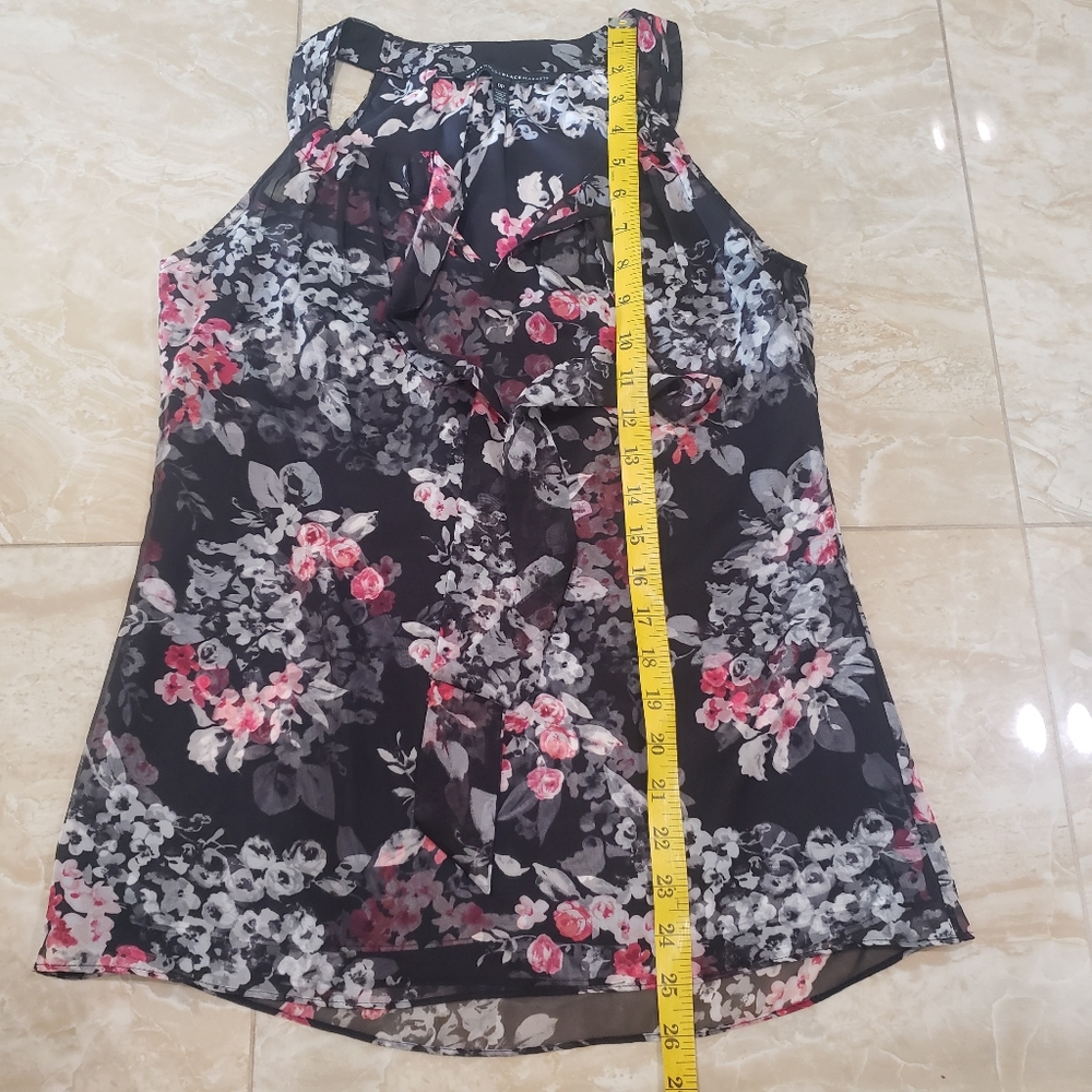 White House Black Market Floral Top - Picture 7 of 12